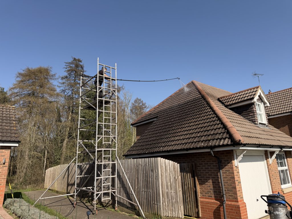 Roof moss removal Northampton